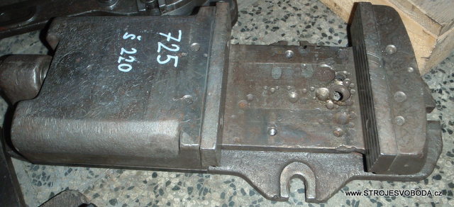 Svěrák strojní 220mm (P3284737.JPG)